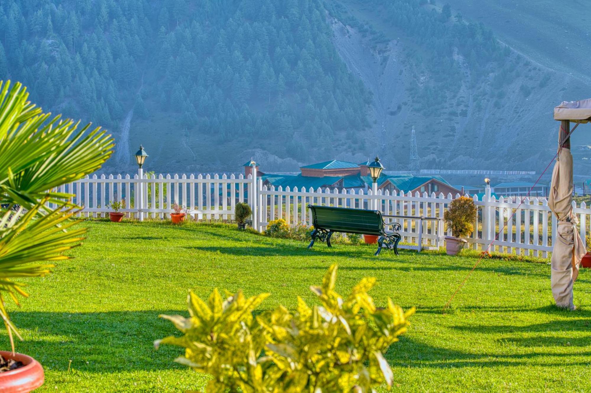 Golden Meadows Hotels & Resorts Sonāmarg Εξωτερικό φωτογραφία