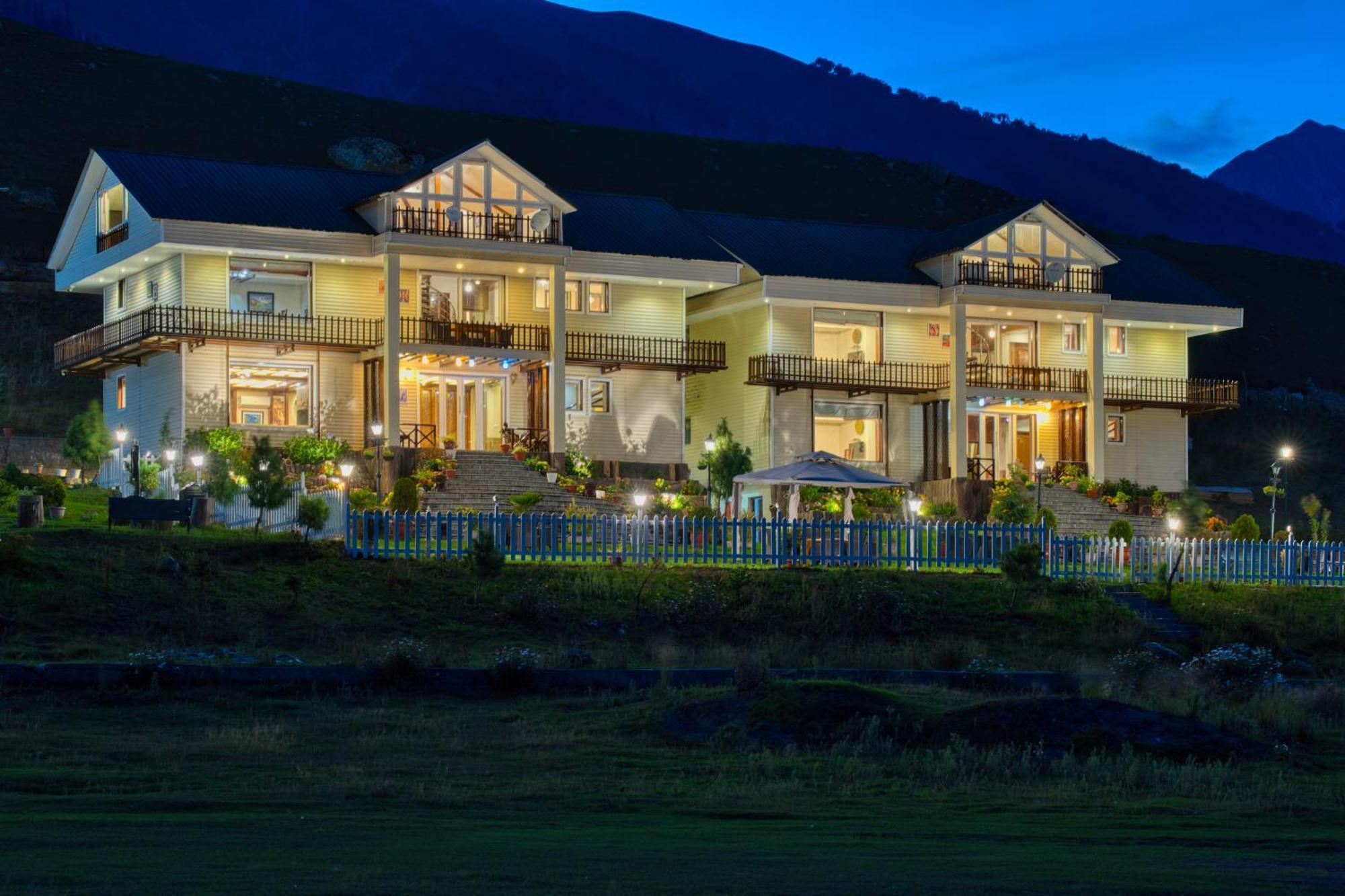 Golden Meadows Hotels & Resorts Sonāmarg Εξωτερικό φωτογραφία