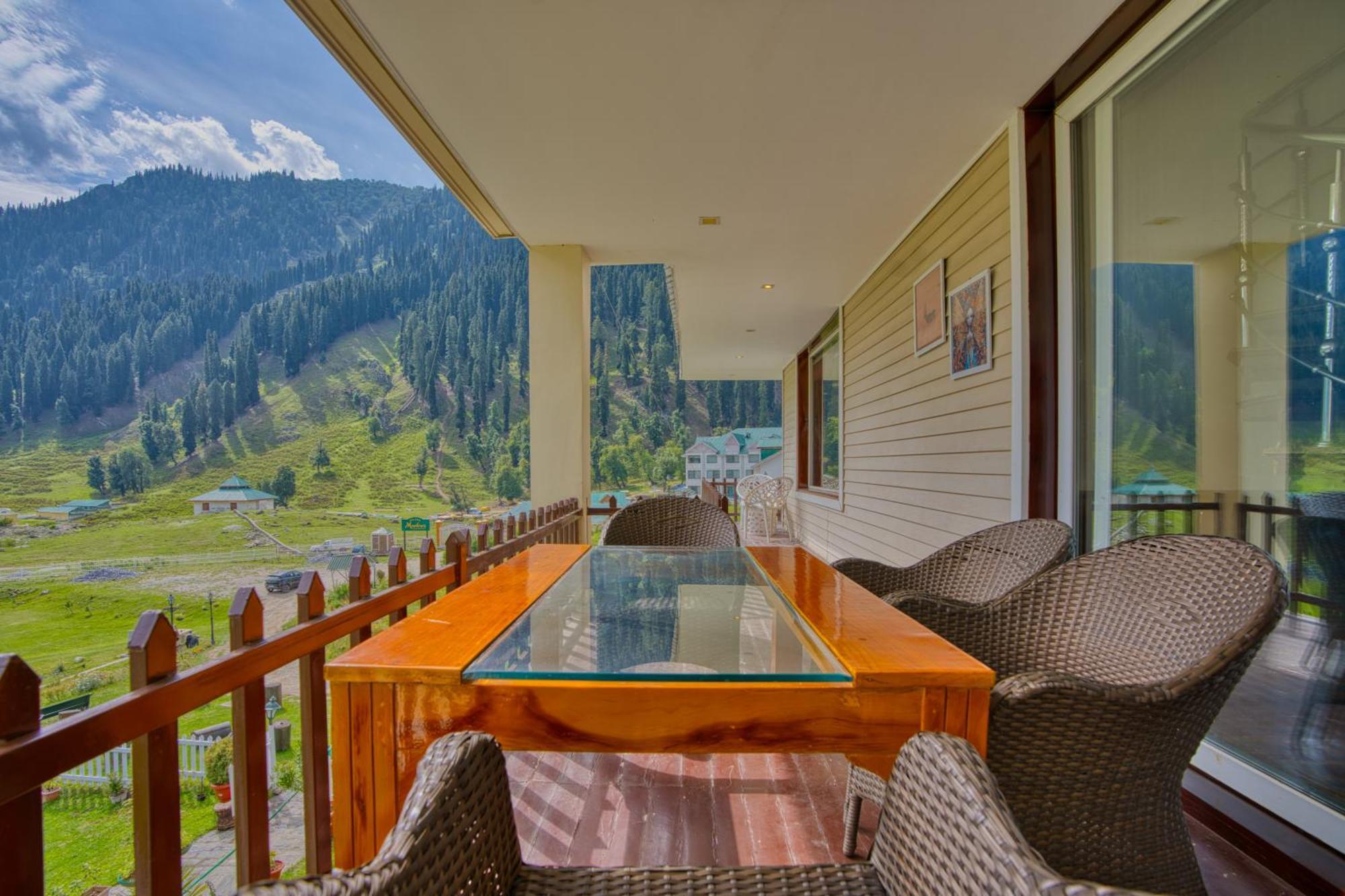 Golden Meadows Hotels & Resorts Sonāmarg Εξωτερικό φωτογραφία