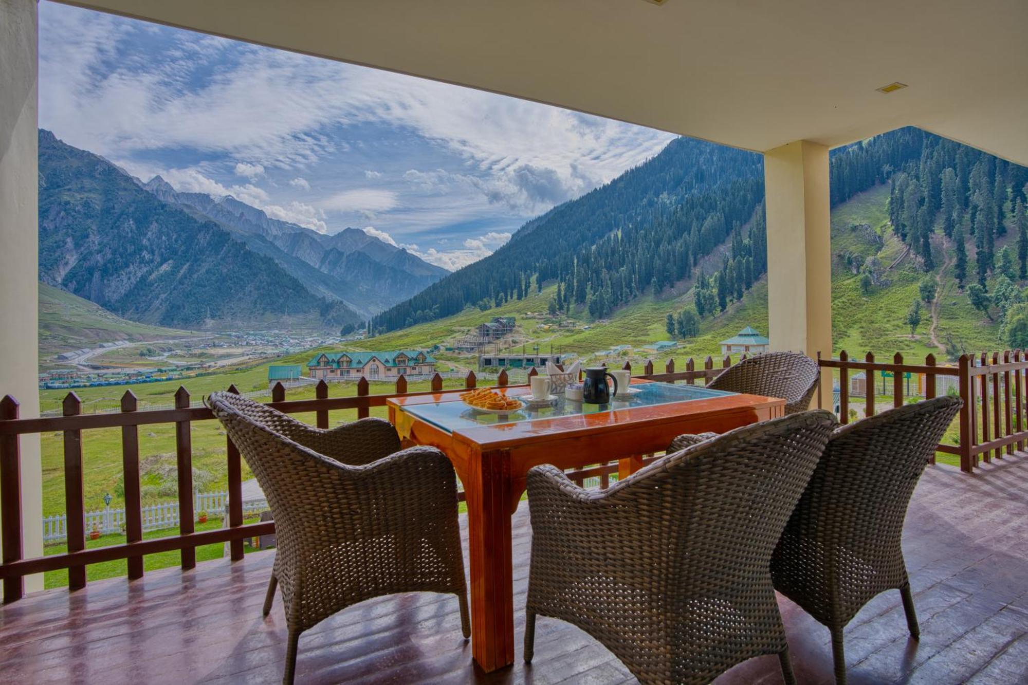Golden Meadows Hotels & Resorts Sonāmarg Εξωτερικό φωτογραφία
