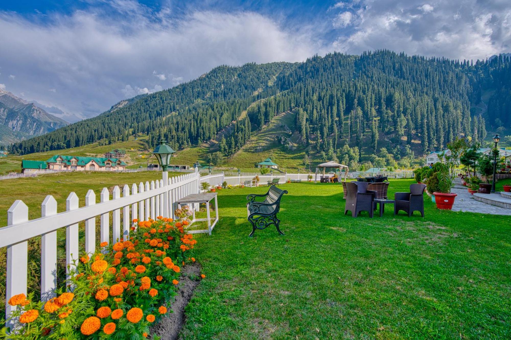 Golden Meadows Hotels & Resorts Sonāmarg Εξωτερικό φωτογραφία
